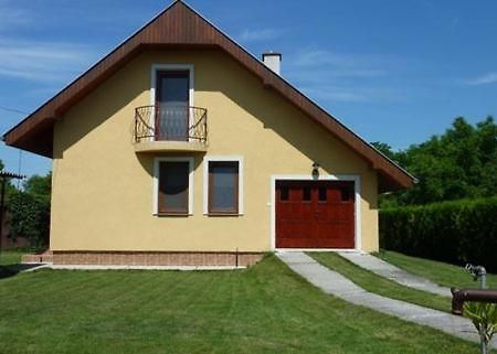 Вилла Apartman Foldes Tibor Вельки-Медер Экстерьер фото