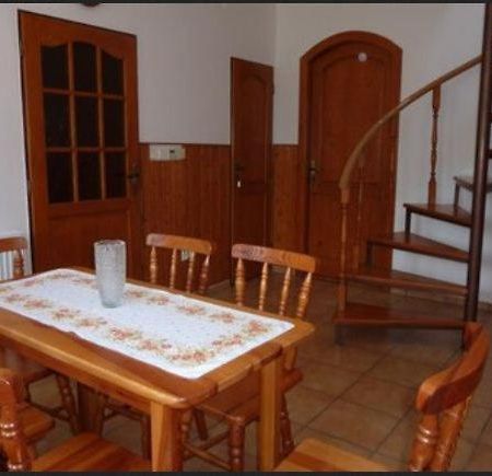 Вилла Apartman Foldes Tibor Вельки-Медер Экстерьер фото